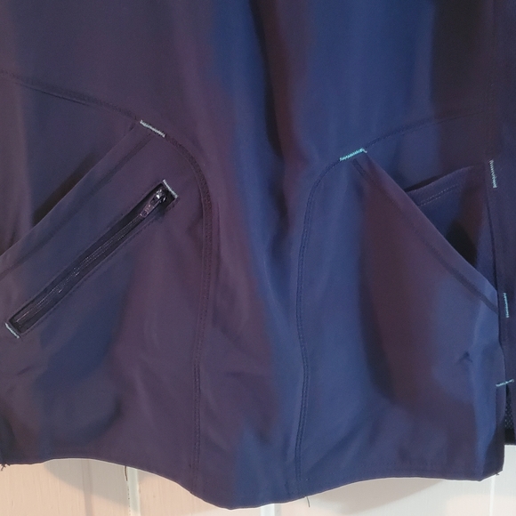 Medium Navy Blue scrub top - Picture 2 of 3